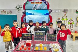 HOẠT ĐỘNG TRẢI NGHIỆM CỦA CÁC BÉ LỚP 4 TUỔI B1 - BÉ KHÉO TAY-VUI HỌC HAY